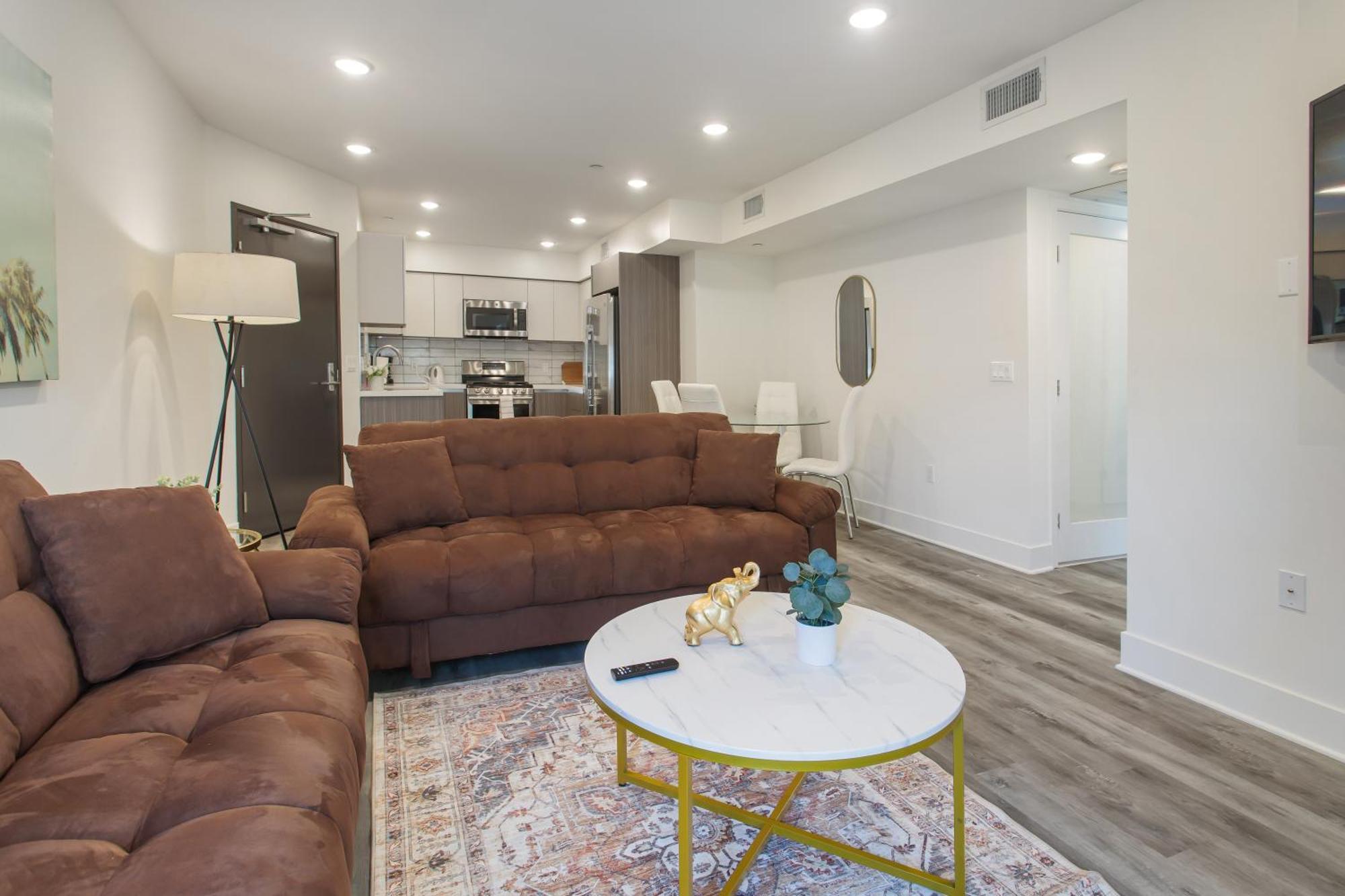 Beverly Hills 2bd 2ba With Free Parking Los Angeles